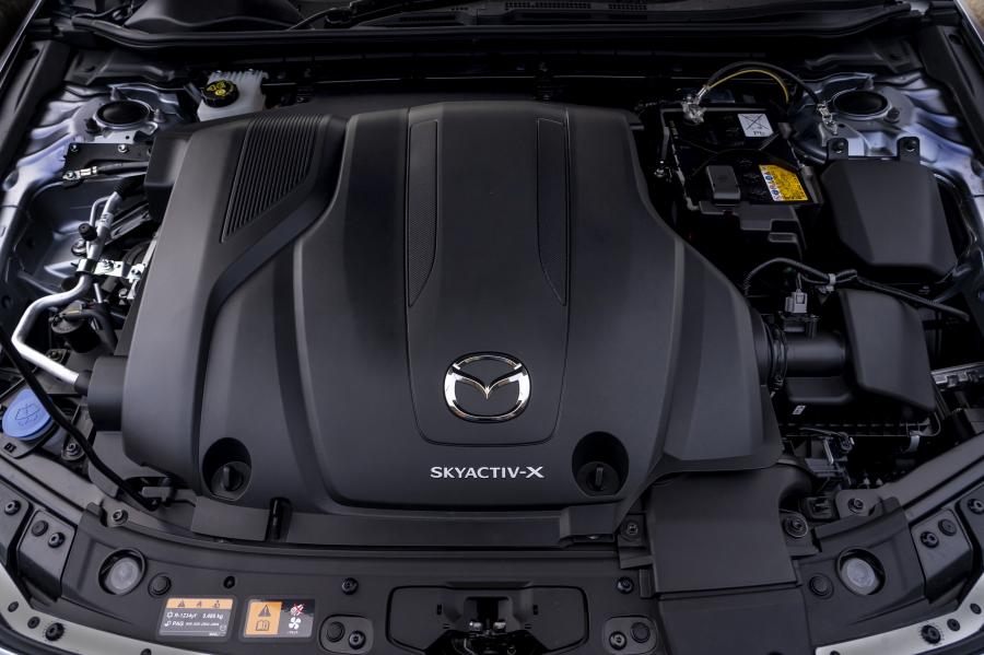 Моторный отсек Mazda3 Skyactiv-X AWD Hatchback (BP) 2019 года  (UK) (фото 36 из 42)